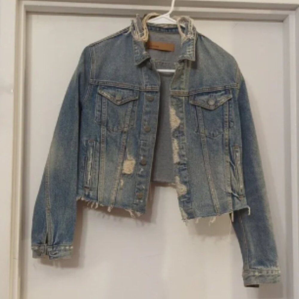 GRLFRND Cara Distressed Cropped Denim Jacket in Mary Jane XS